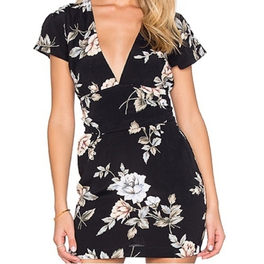 New Flynn Skye Olivia Mini Dress Womens M Black Roses Floral Rayon Pockets